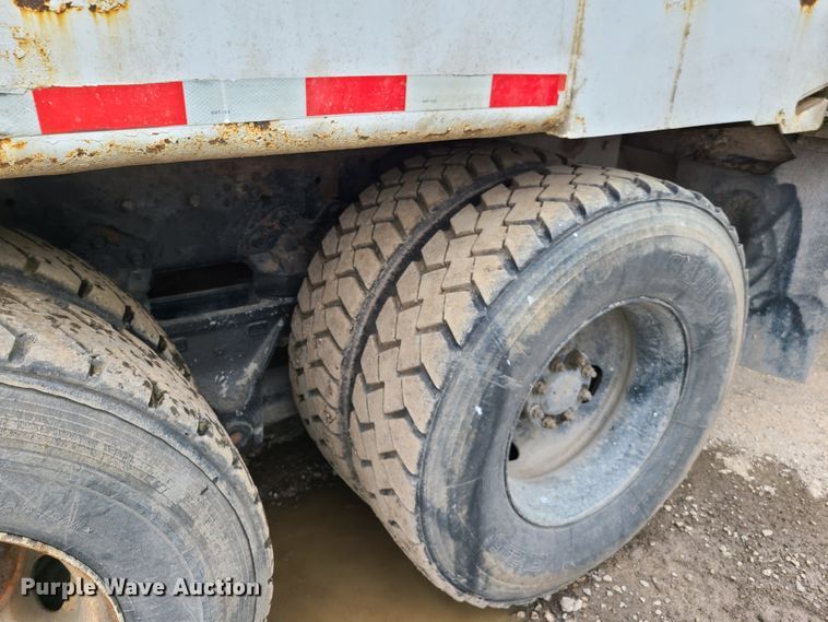 image for item K5856 2005 Crane Carrier  refuse truck