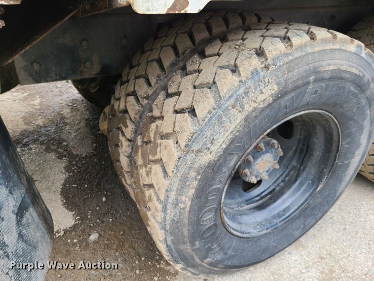 image for item K5856 2005 Crane Carrier  refuse truck