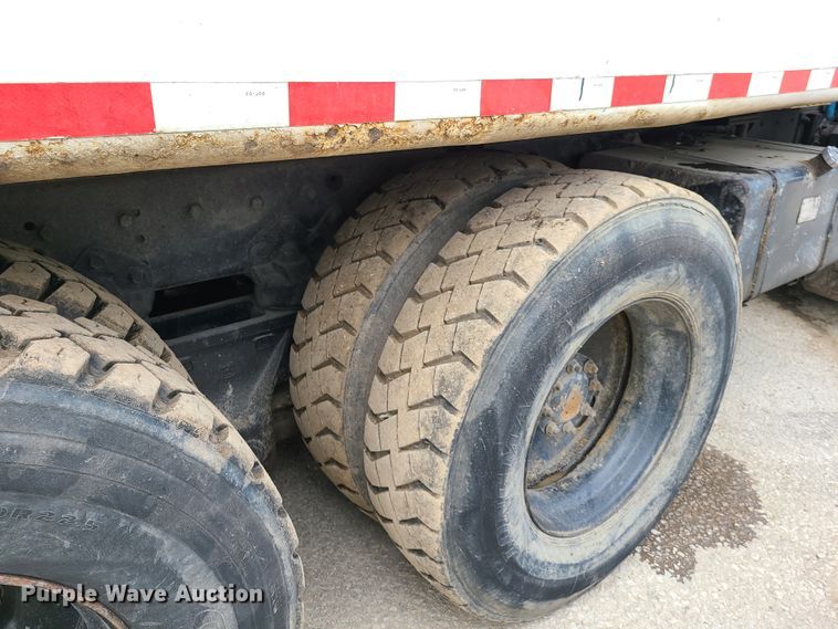 image for item K5856 2005 Crane Carrier  refuse truck