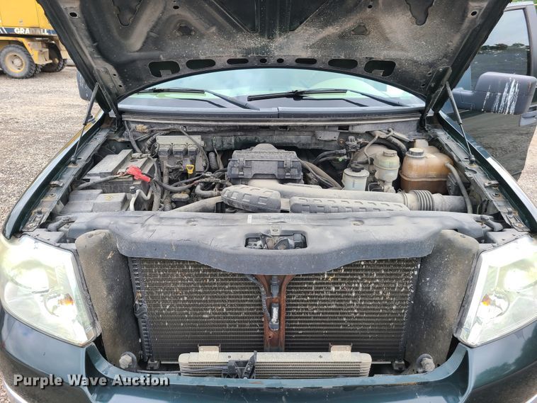 image for item K5899 2005 Ford F150 SuperCrew Cab pickup truck