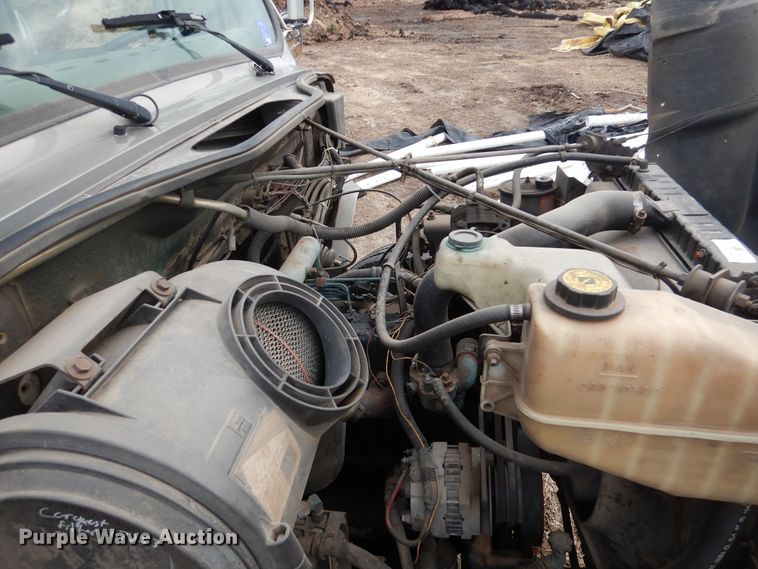 image for item DA8365 1992 International 4900  service truck with crane