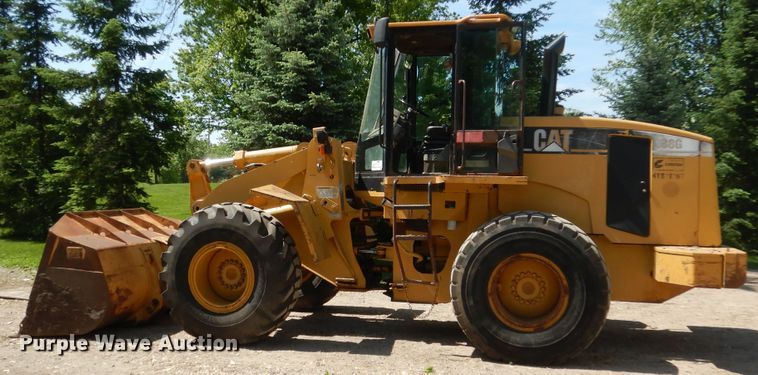 image for item DA8372 2000 Caterpillar 938G  wheel loader