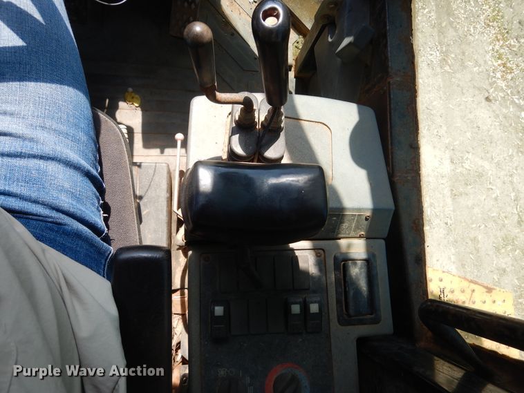 image for item DA8372 2000 Caterpillar 938G  wheel loader