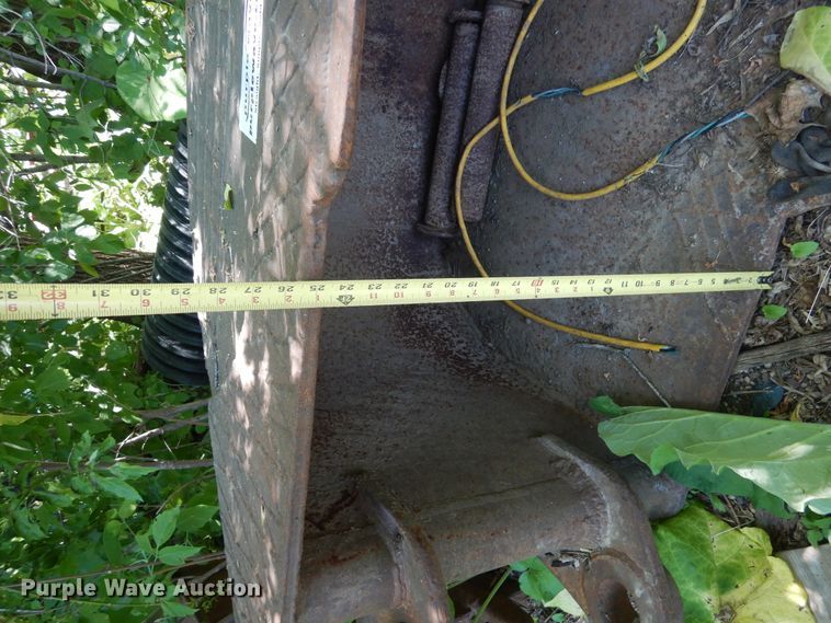 image for item DA8380 26"W excavator bucket