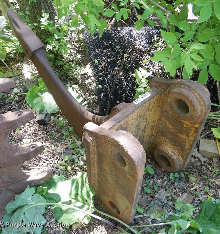 image for item DA8381 Excavator ripper tooth