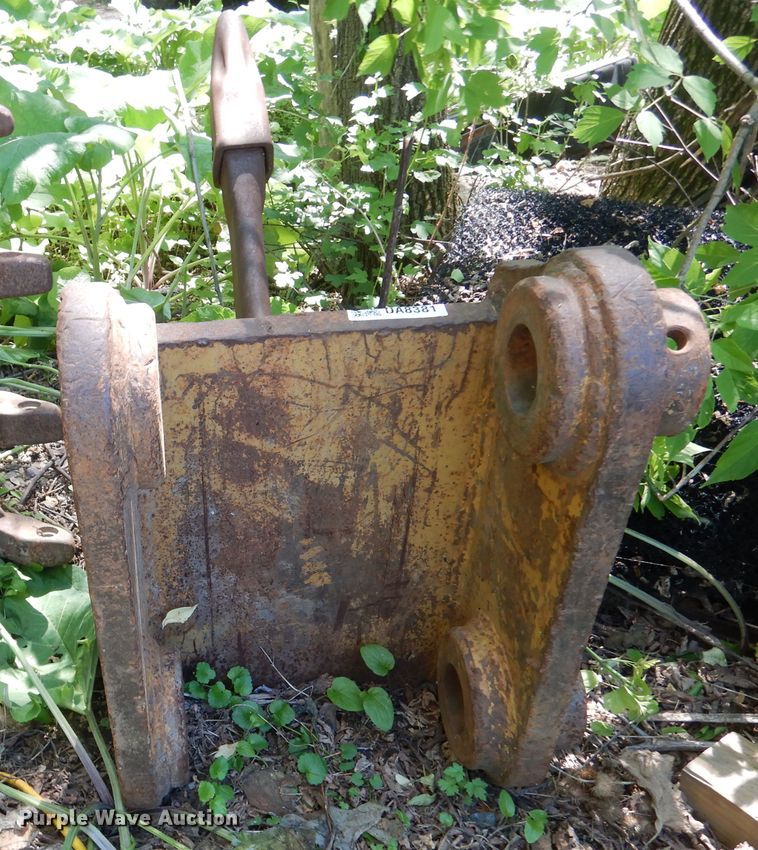 image for item DA8381 Excavator ripper tooth