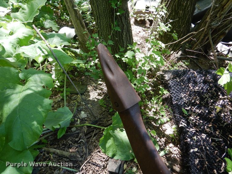 image for item DA8381 Excavator ripper tooth