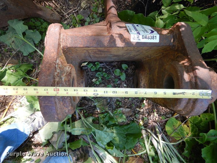 image for item DA8381 Excavator ripper tooth