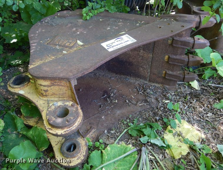 image for item DA8382 26"W excavator bucket