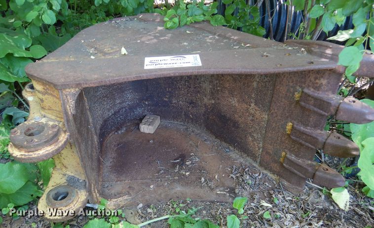 image for item DA8382 26"W excavator bucket