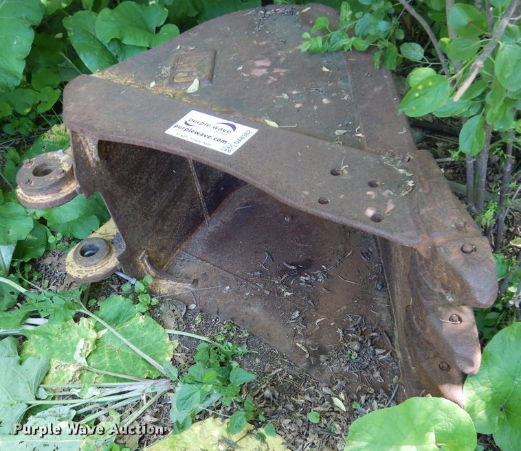 image for item DA8382 26"W excavator bucket