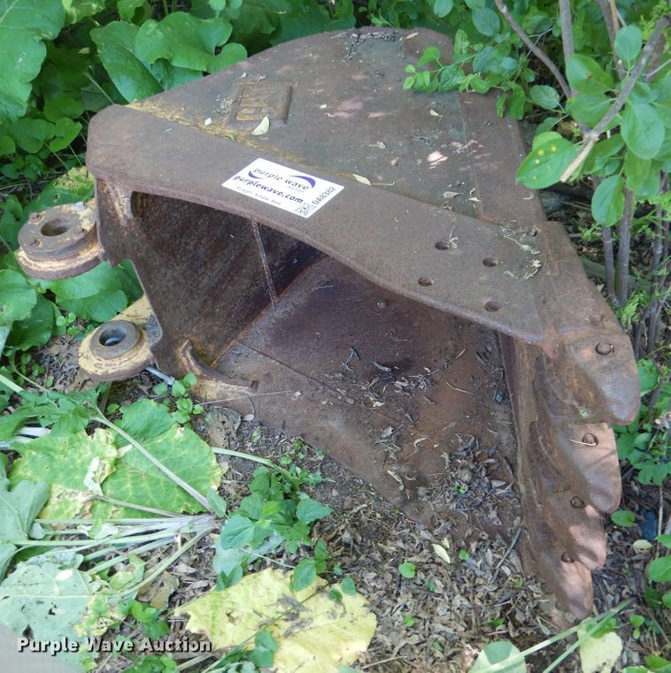 image for item DA8382 26"W excavator bucket