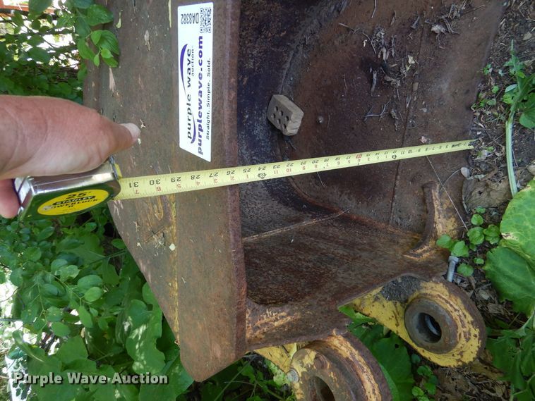 image for item DA8382 26"W excavator bucket