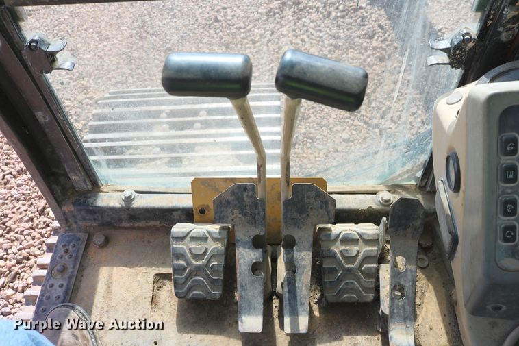 image for item DD6102 2005 Caterpillar 345B  excavator