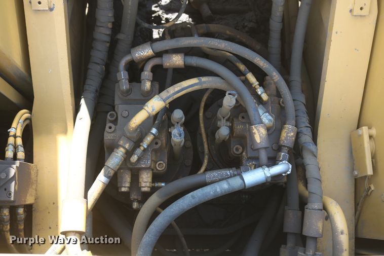 image for item DD6102 2005 Caterpillar 345B  excavator