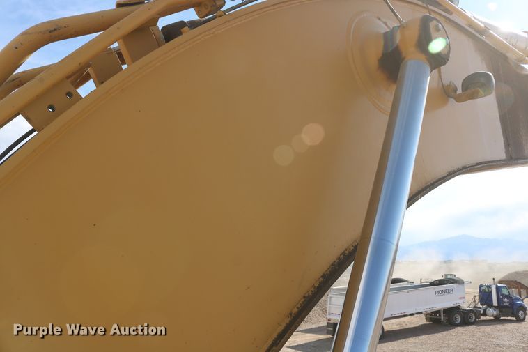 image for item DD6102 2005 Caterpillar 345B  excavator