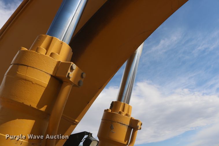 image for item DD6102 2005 Caterpillar 345B  excavator