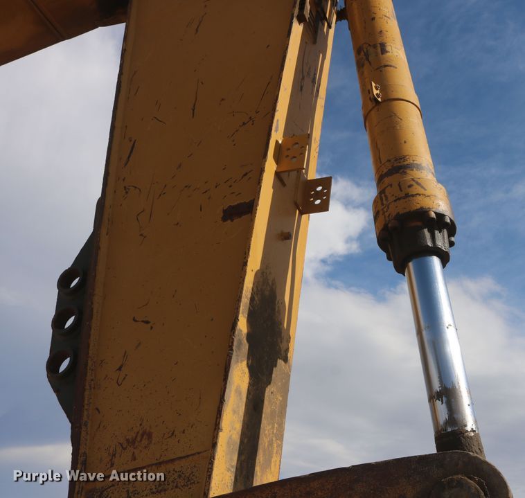 image for item DD6102 2005 Caterpillar 345B  excavator