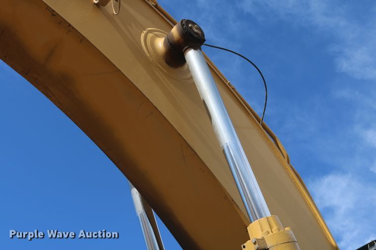 image for item DD6102 2005 Caterpillar 345B  excavator