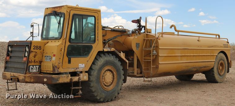 image for item DD6103 1996 Caterpillar 613C  water wagon