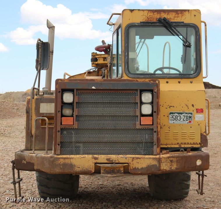 image for item DD6103 1996 Caterpillar 613C  water wagon