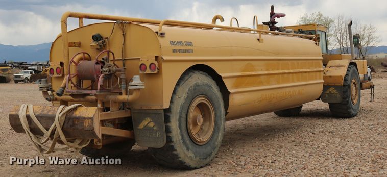 image for item DD6103 1996 Caterpillar 613C  water wagon