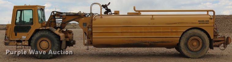 image for item DD6103 1996 Caterpillar 613C  water wagon