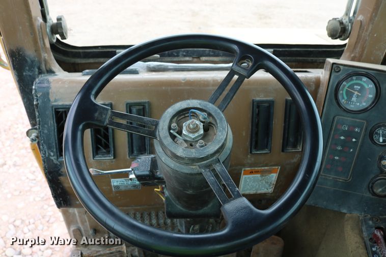 image for item DD6103 1996 Caterpillar 613C  water wagon