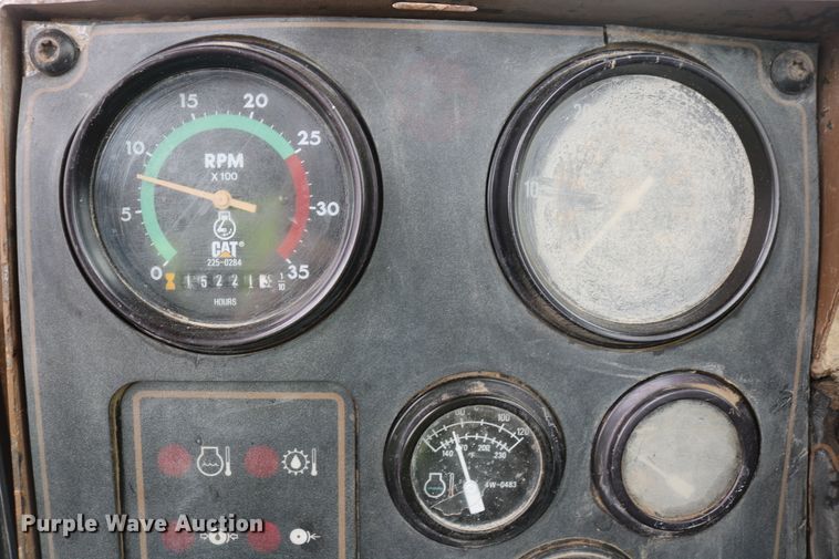 image for item DD6103 1996 Caterpillar 613C  water wagon