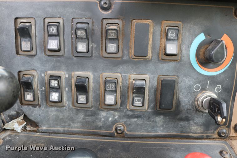 image for item DD6103 1996 Caterpillar 613C  water wagon