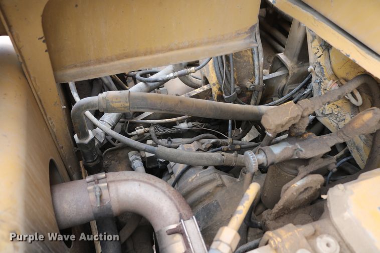 image for item DD6103 1996 Caterpillar 613C  water wagon