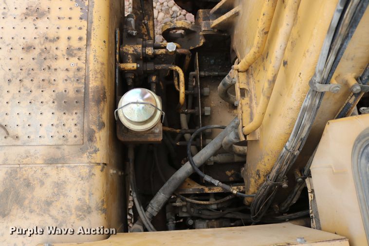 image for item DD6103 1996 Caterpillar 613C  water wagon