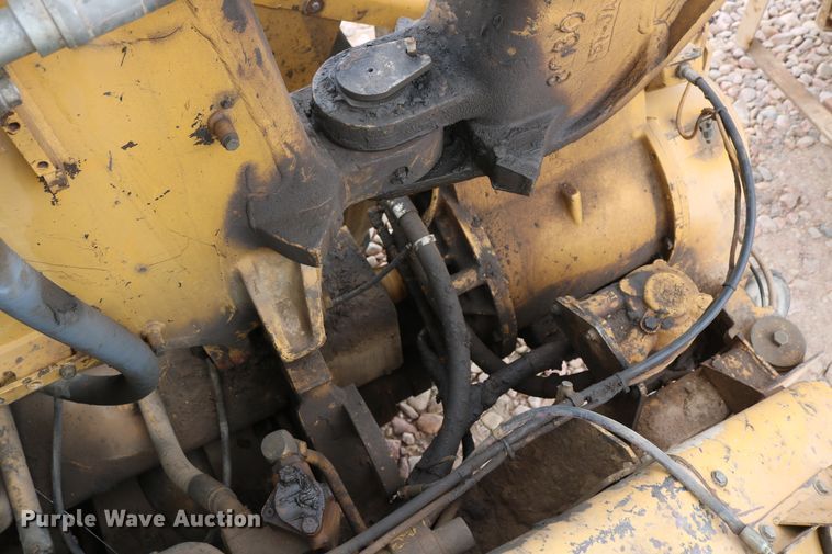 image for item DD6103 1996 Caterpillar 613C  water wagon