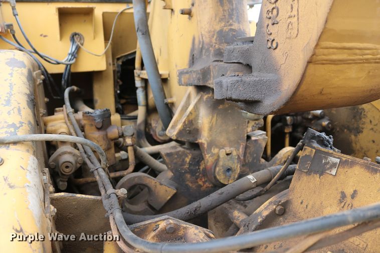 image for item DD6103 1996 Caterpillar 613C  water wagon