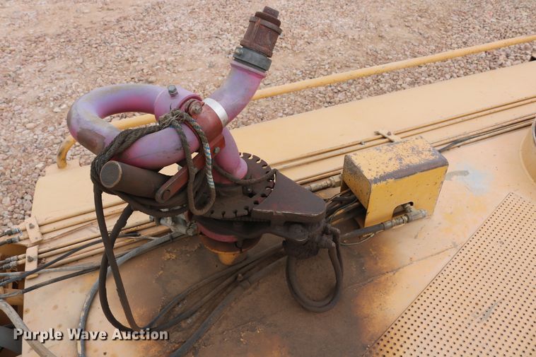 image for item DD6103 1996 Caterpillar 613C  water wagon