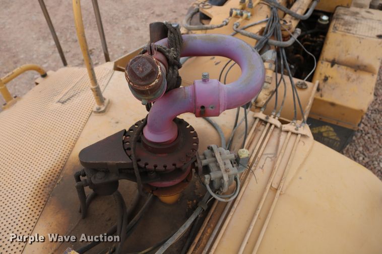 image for item DD6103 1996 Caterpillar 613C  water wagon