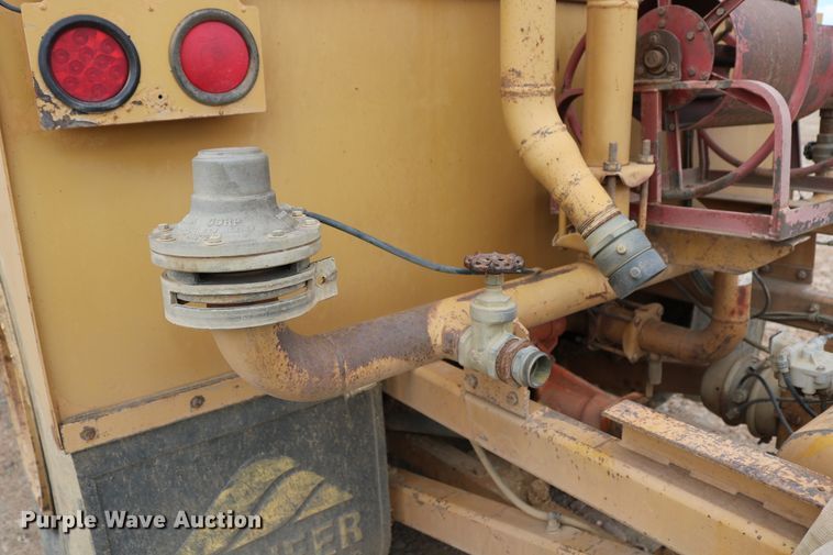 image for item DD6103 1996 Caterpillar 613C  water wagon