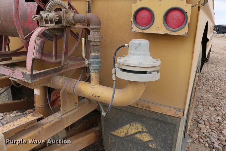 image for item DD6103 1996 Caterpillar 613C  water wagon