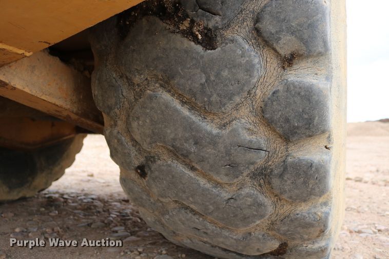 image for item DD6103 1996 Caterpillar 613C  water wagon