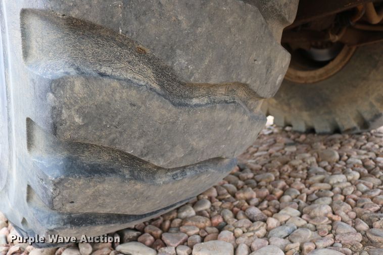 image for item DD6103 1996 Caterpillar 613C  water wagon