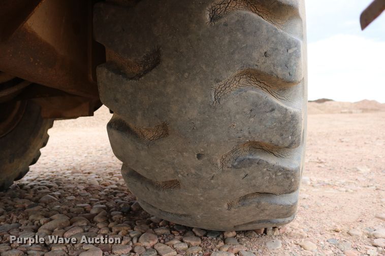 image for item DD6103 1996 Caterpillar 613C  water wagon