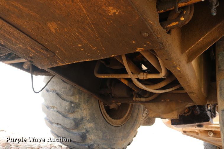 image for item DD6103 1996 Caterpillar 613C  water wagon