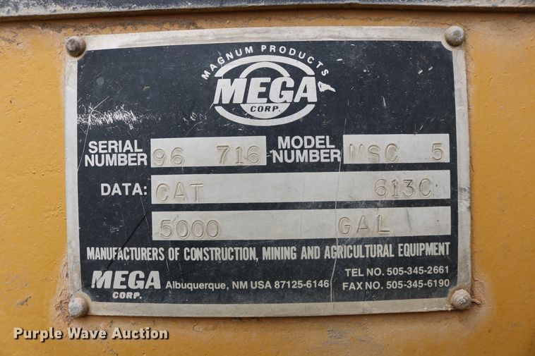 image for item DD6103 1996 Caterpillar 613C  water wagon