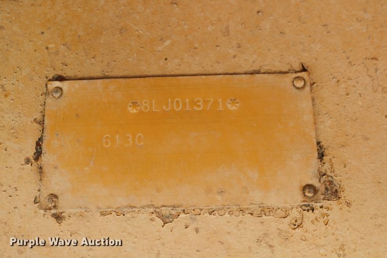 image for item DD6103 1996 Caterpillar 613C  water wagon