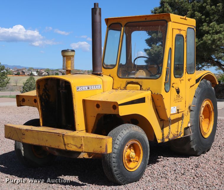 image for item DD6114 John Deere 760 scraper tractor
