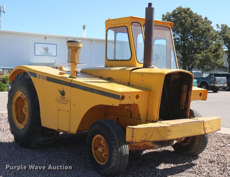 image for item DD6114 John Deere 760 scraper tractor