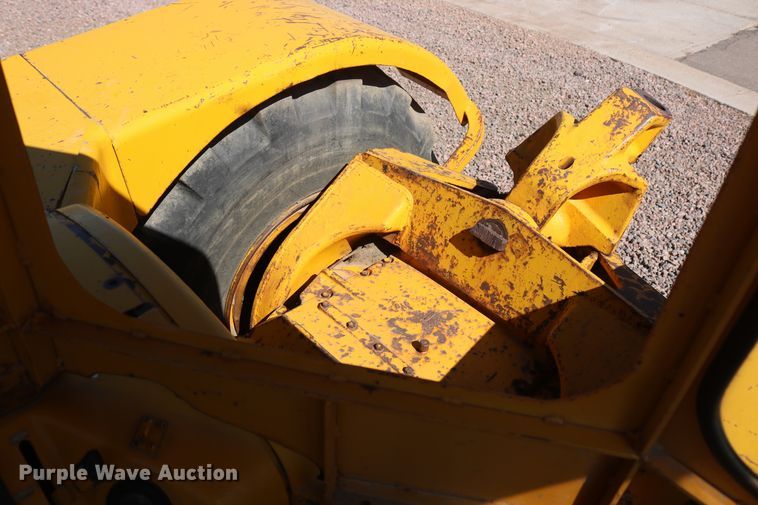 image for item DD6114 John Deere 760 scraper tractor