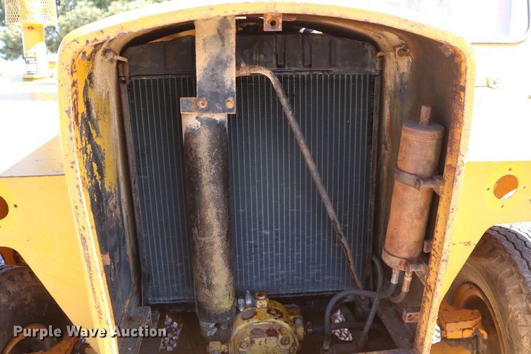 image for item DD6114 John Deere 760 scraper tractor