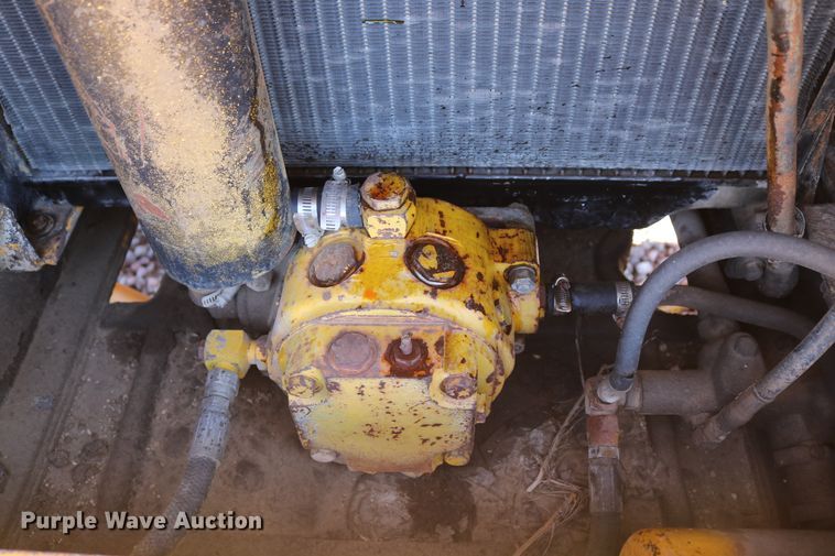 image for item DD6114 John Deere 760 scraper tractor