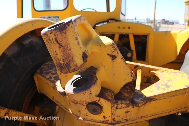 image for item DD6114 John Deere 760 scraper tractor